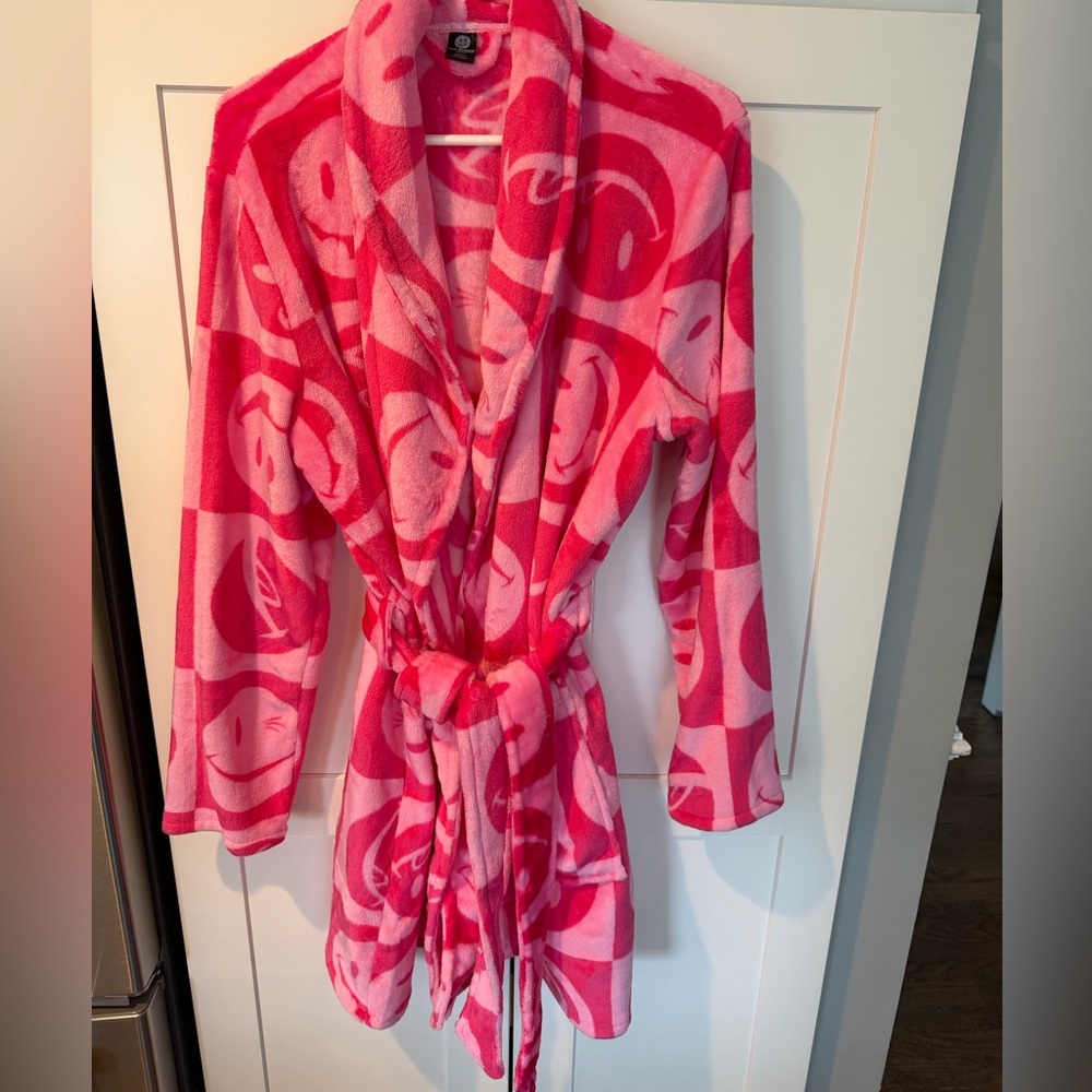 Joe Boxer Women's Plush Robe - Pink Fuzzy happy face emojis 😁
